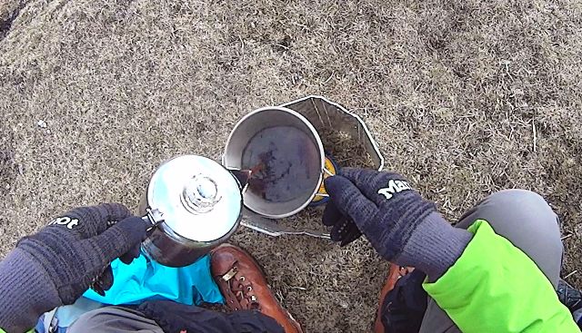 雪化粧前 三峰山 耐寒コーヒー