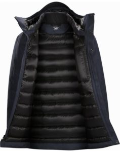 秋冬 スーツのアウターで使えるアウトドアブランドのダウンジャケット コート ビジネス用途