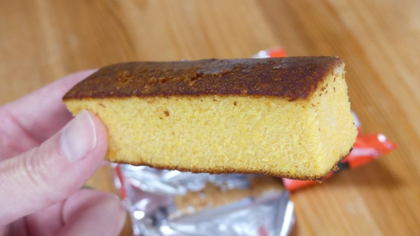 賞味期限切れの冷凍カステラを開封