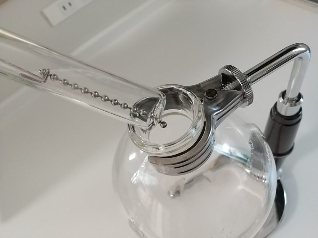 ハリオの5人用サイフォンのペーパーろ過器のボールチェーンが短い