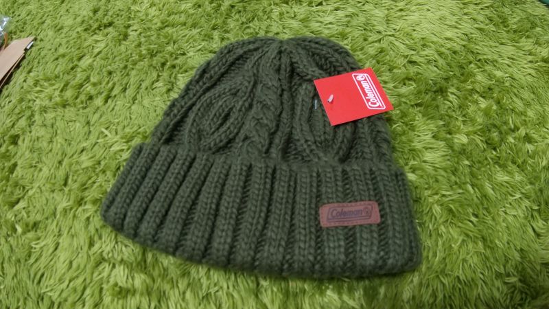 コールマンの緑のニット帽