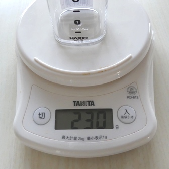 hario（ハリオ）のコーヒーミル・スマートGの重さを計測