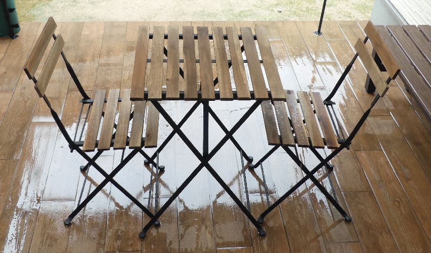 屋外に出しっぱなしにできるおすすめの格安ガーデンテーブル