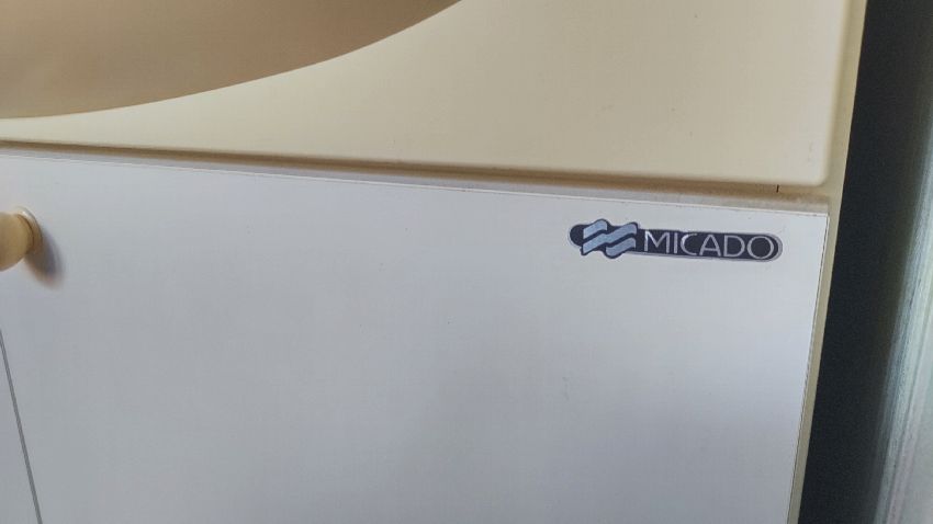 古いMICADOの洗面化粧台